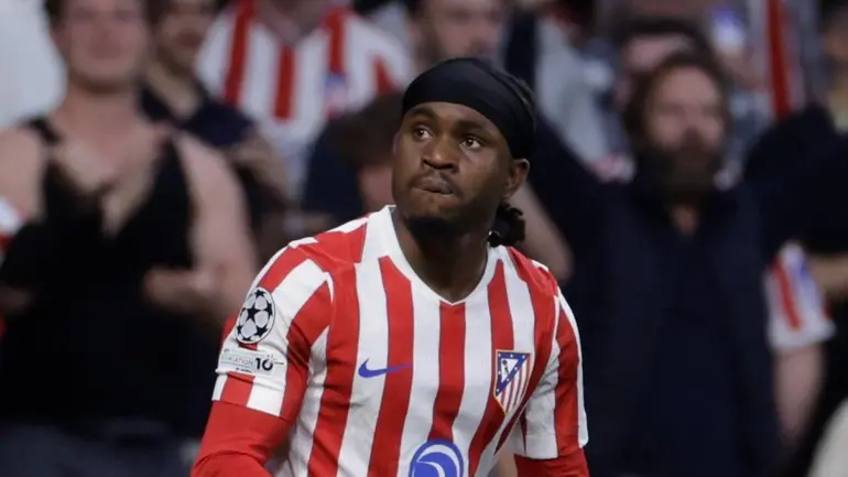 Lookman, Llorente y Sorloth encienden las alarmas y se someterán a pruebas este lunes
