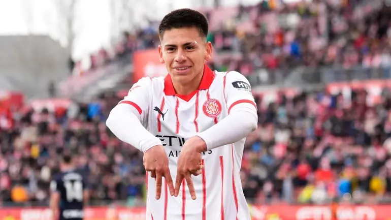 Echeverri enciende las alarmas en el Girona por lesión