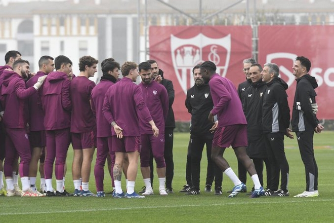 Imagen de la noticia: Quique Sánchez Flores trabaja con dos posibles sistemas para recibir al Alavés