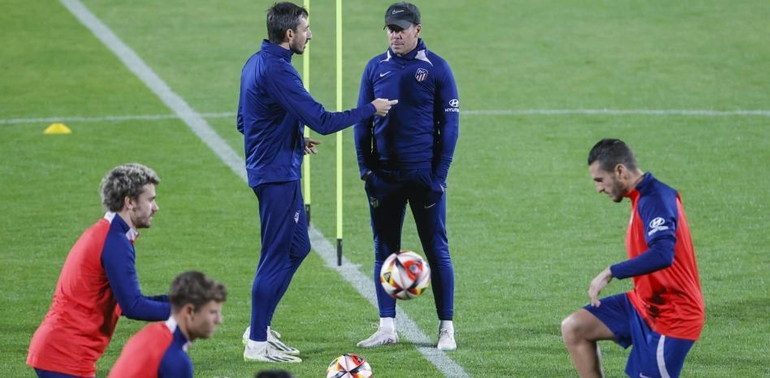 Portada de Simeone ensaya once para medirse al Madrid