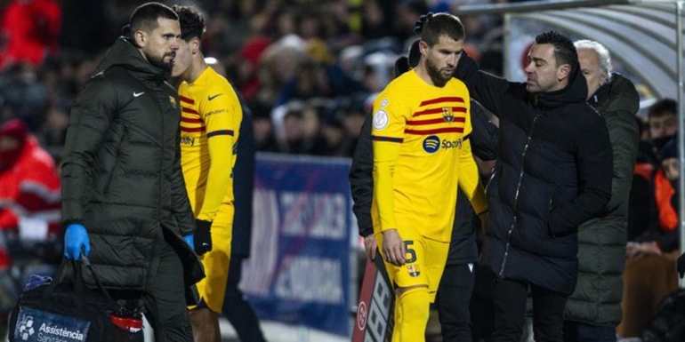Portada de Íñigo Martínez vuelve a entrenar con la idea de estar ante el Alavés