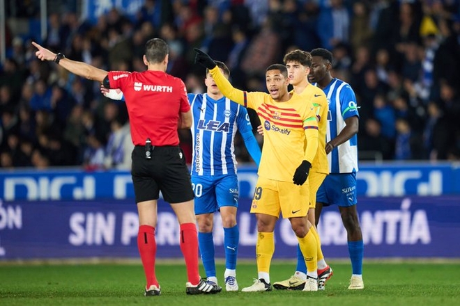 Portada de Sin perdón para Vitor Roque y Blind, que se perderán la jornada 24