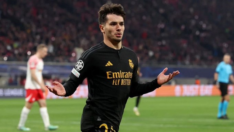 Portada de Las pruebas a Brahim Díaz no le descartan para Vallecas