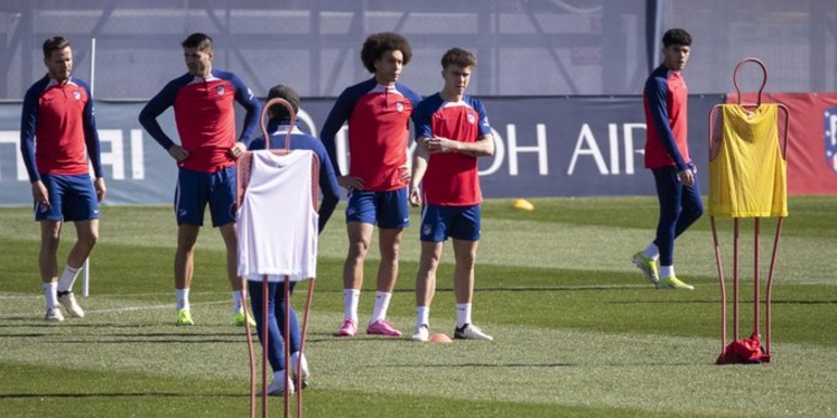 Noticia: Simeone no tiene claro su once y vuelve a ensayar con variaciones importantes Imagen de la noticia: Simeone no tiene claro su once y vuelve a ensayar con variaciones importantes