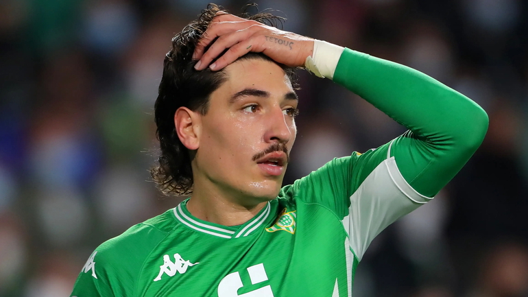 Imagen de la noticia: Héctor Bellerín suma y sigue acumulando ausencias en los partidos