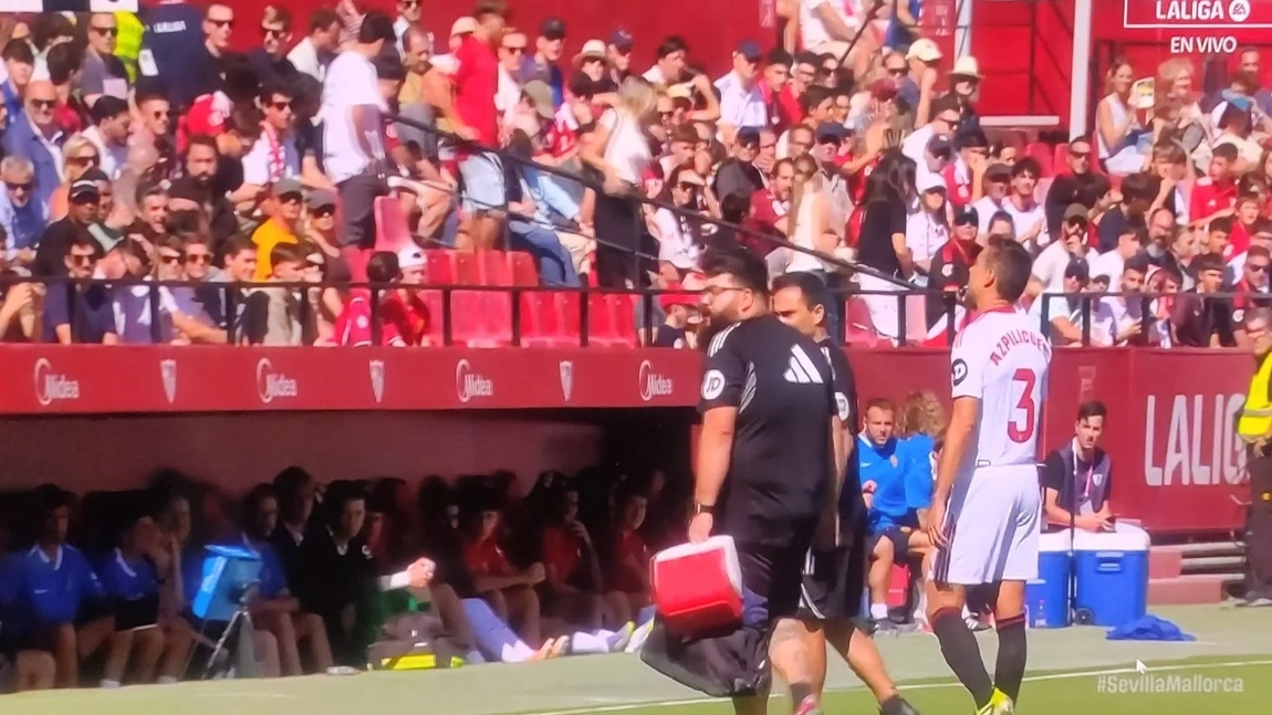 Portada de Azpilicueta se lesiona en el Sevilla - Mallorca, venta Fantasy