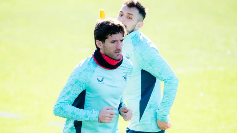 Vivian sigue sin entrenar con el grupo y pasa a ser duda ante Osasuna
