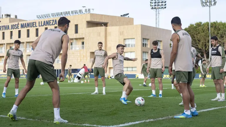 Gerard Moreno y Comesaña, bajas en el entrenamiento del Villarreal