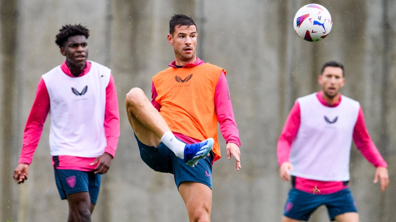 Noticia: Se repite la historia con Paredes: ausente en el entrenamiento Imagen de la noticia: Se repite la historia con Paredes: ausente en el entrenamiento
