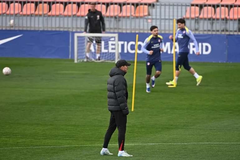 Simeone recupera a Pubill y Oblak pero suma otra baja para enfrentarse al Barcleona