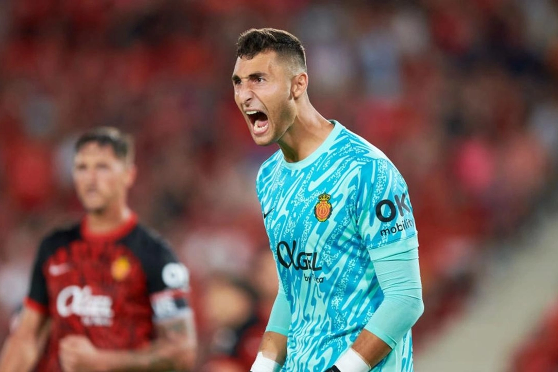 Cuatro bajas importantes en el entrenamiento del Mallorca, con la salida de Greif muy avanzada