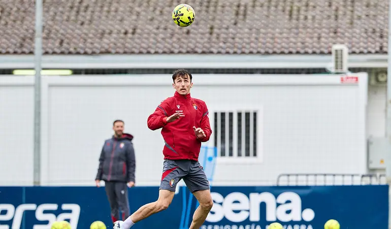Budimir no completa el entrenamiento de este jueves