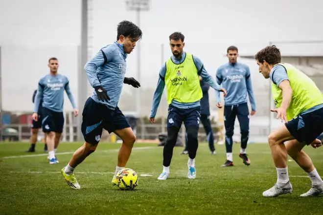 Kubo suma entrenamientos con el grupo pero Gorrotxategi sigue fuera