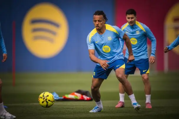 Portada de Flick sigue sin poder contar con De Jong y recupera a Koundé, Balde y los internacionales