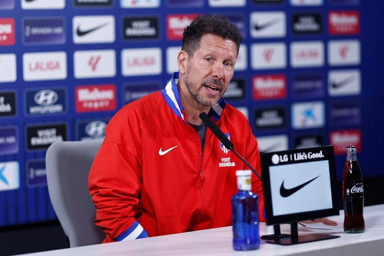 Portada de Simeone confirma la titularidad de Oblak y habla sobre Lookman, Hancko y Sorloth