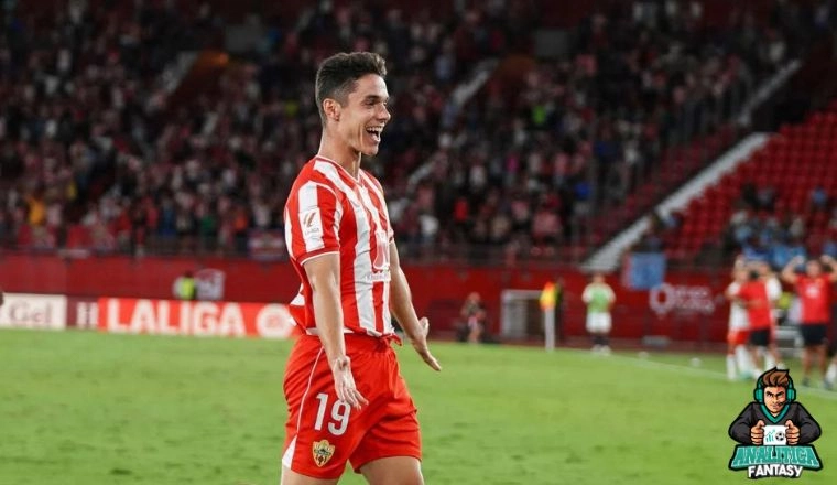 Portada de Sergio Arribas y su búsqueda de la redención en un Almería en crisis