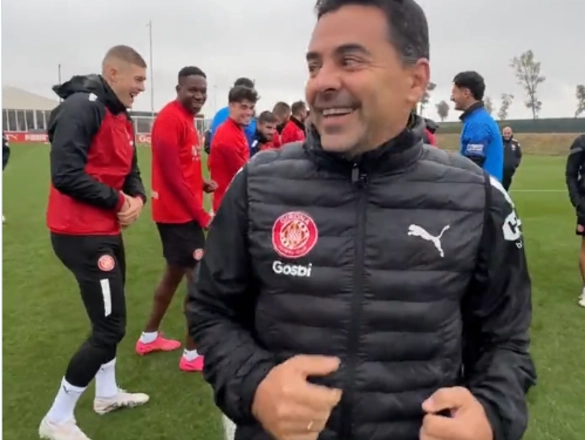 Noticia: El Girona emite un vídeo en el que aparece Dovbyk equipado para entrenar Imagen de la noticia: El Girona emite un vídeo en el que aparece Dovbyk equipado para entrenar