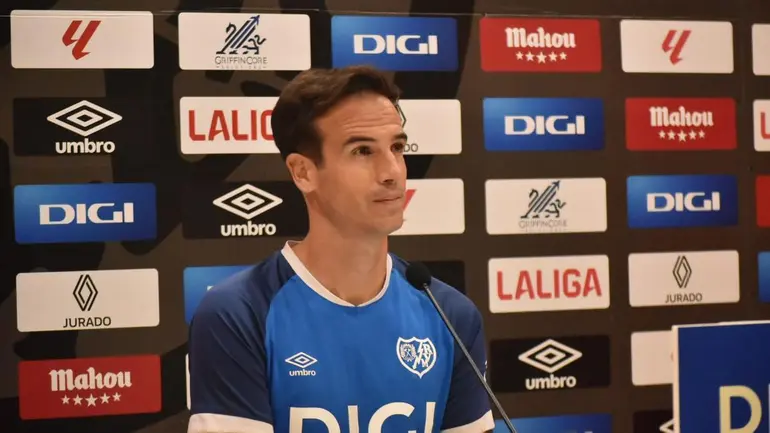 Íñigo Pérez sobre Batalla, Mumin, los delanteros y la Real Sociedad