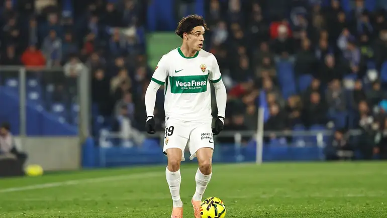 Héctor Fort recibe el alta competitiva y podría reaparecer ante el Atlético