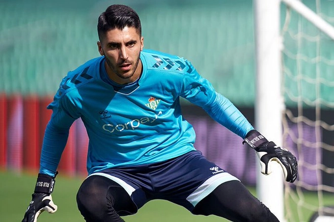 Noticia: Problema bajo palos para el Betis en su duelo copero Imagen de la noticia: Problema bajo palos para el Betis en su duelo copero