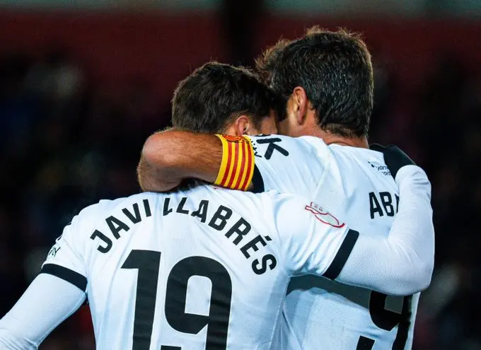 Portada de El Mallorca gana por la mínima al Numancia en Copa del Rey