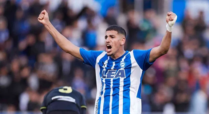 Portada de La zaga del Alavés sube en pleno en el mercado Fantasy