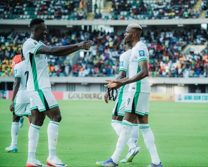 Goles de Akor Adams y Ejuke ponen a Nigeria a un paso del Mundial