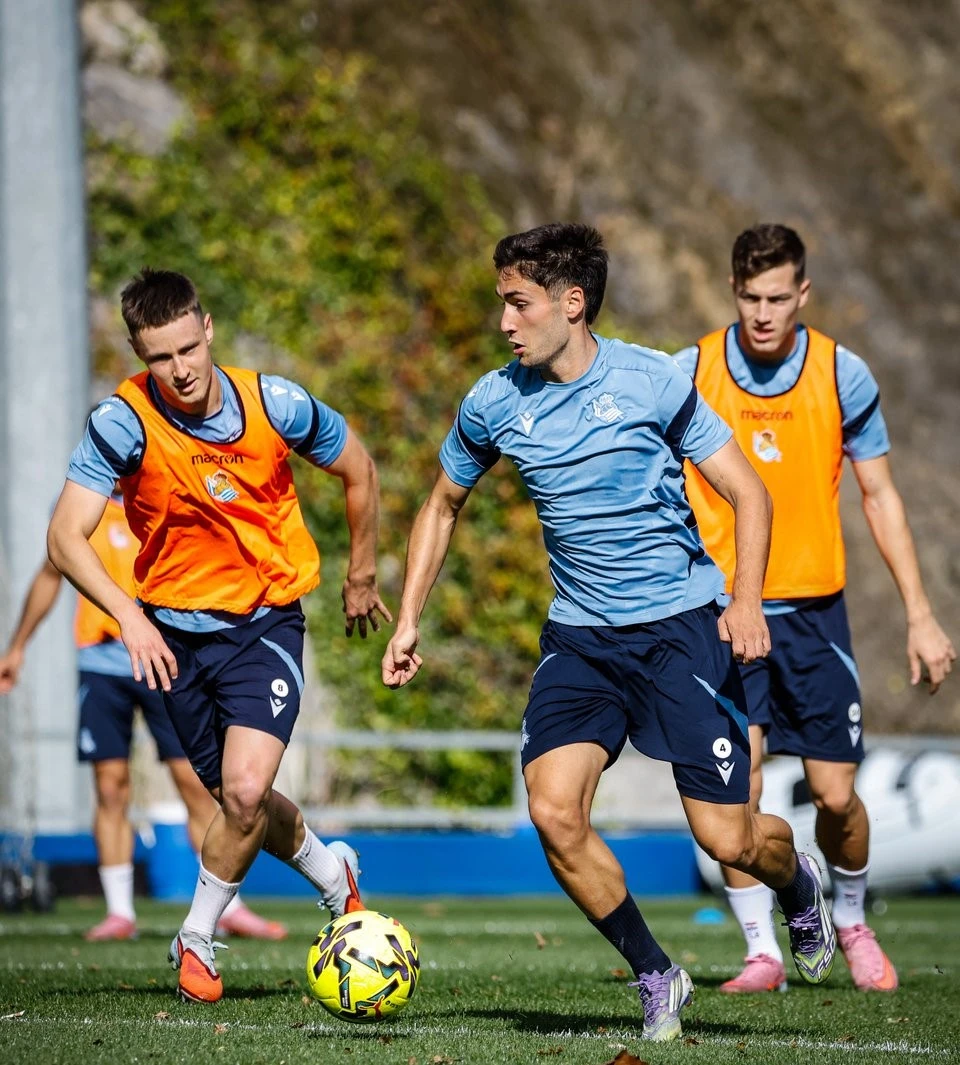 Portada de Barrene y Zakharyan no entrenan con la Real Sociedad de cara al Elche