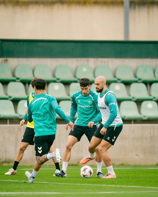 Amrabat está de vuelta al trabajo con el Betis