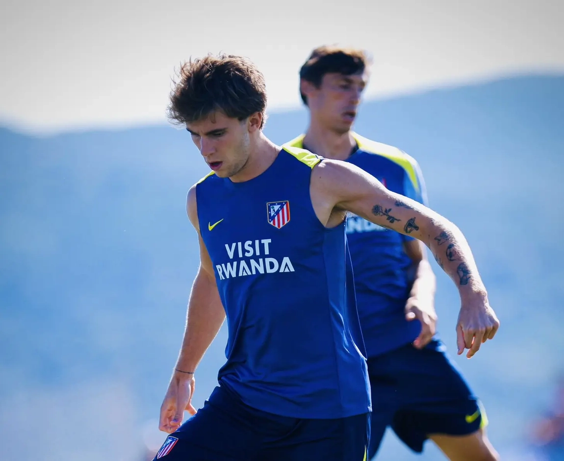 Portada de Barrios ya entrena con el Atlético, Cardoso ausente