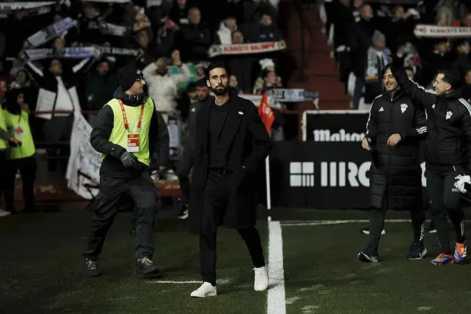 Portada de Arbeloa habla de dolor, pero no pone tono de alarma tras el adiós a la Copa