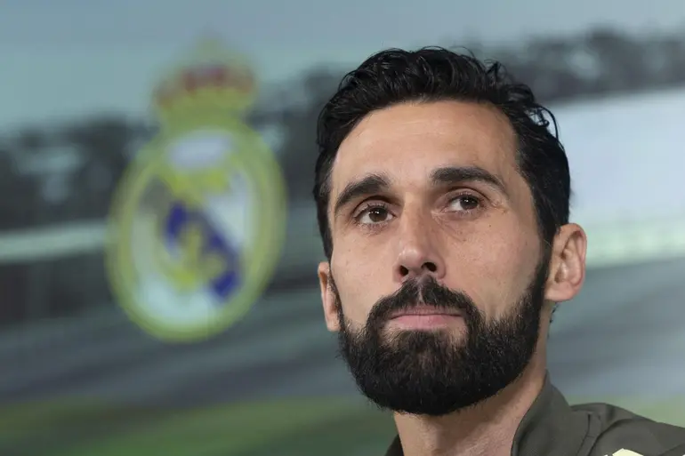 Portada de Arbeloa en rueda de prensa tras empate del Madrid con el Girona: habla de Mbappé, Bellingham, Camavinga, Carvajal