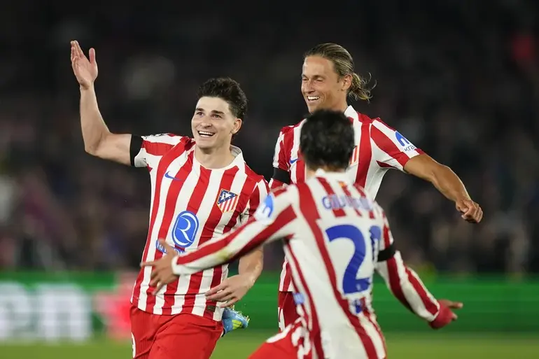 Portada de Las posibles rotaciones del Atlético de Madrid para enfrentarse al Sevilla