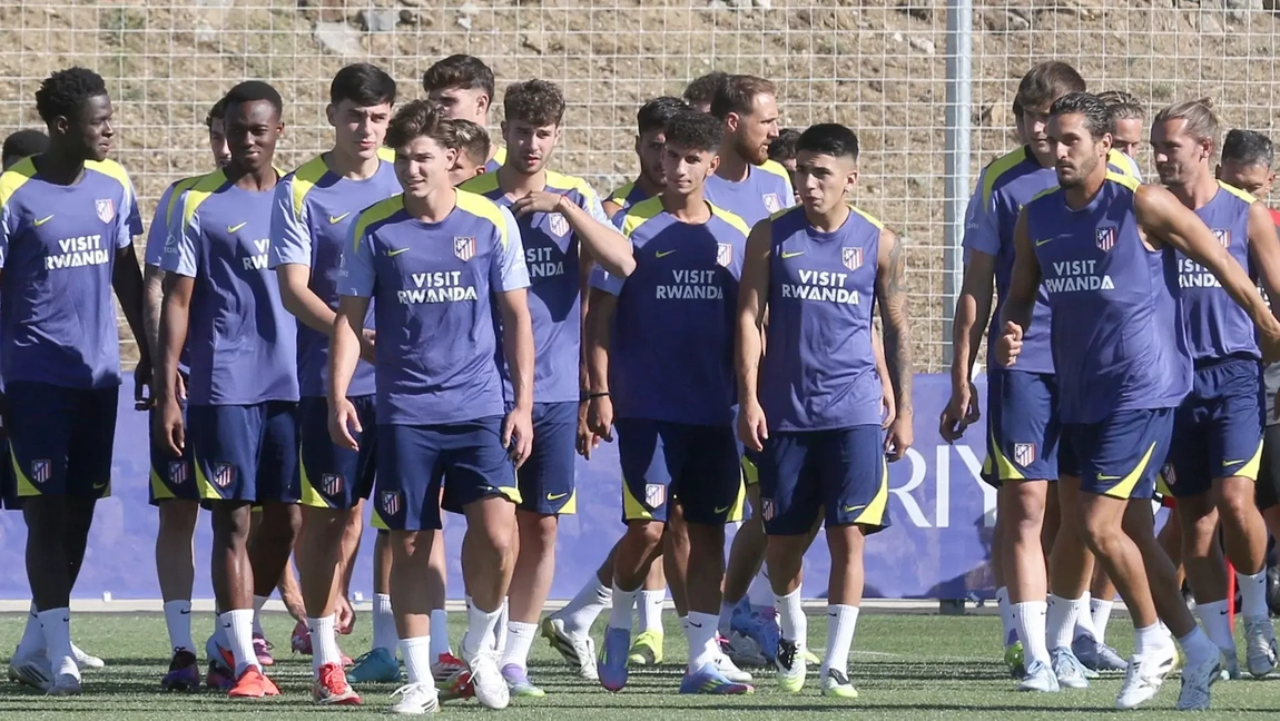 Simeone ensaya once con Hancko y Sorloth da el susto por un golpe