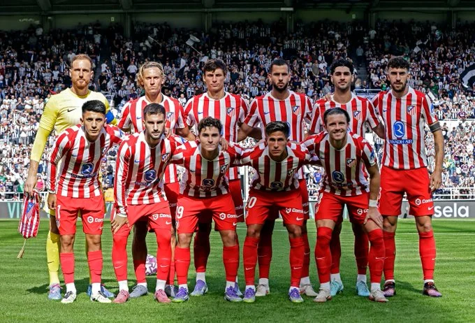 Portada de El Atlético gana y acelera, goles de Julián y Griezmann en Inglaterra