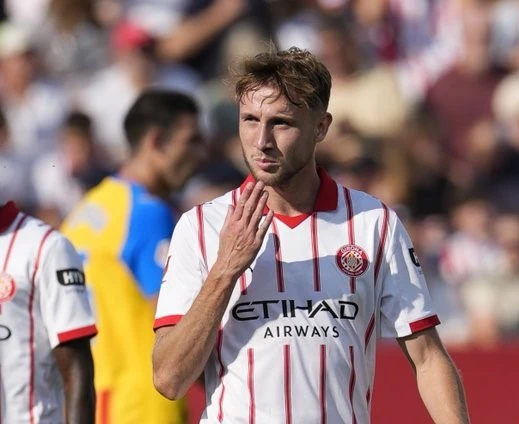 Portada de !Noticia!: Victoria del Girona con goles de Vanat y Arnau - Jornada 8 La Liga