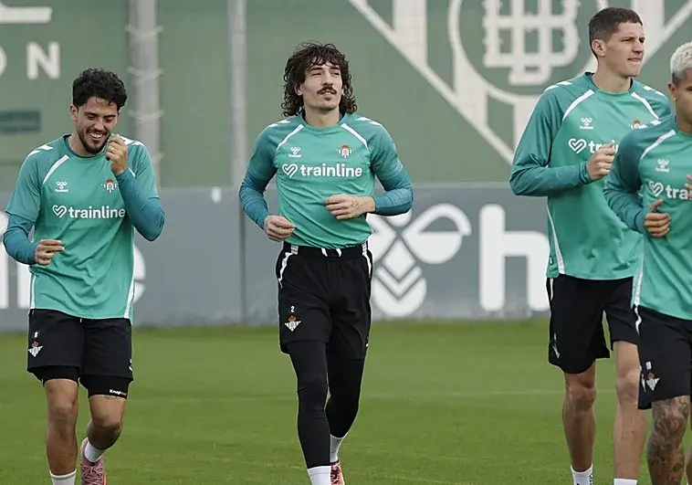 Bellerín en la convocatoria del Betis para la Copa del Rey ante el Murcia