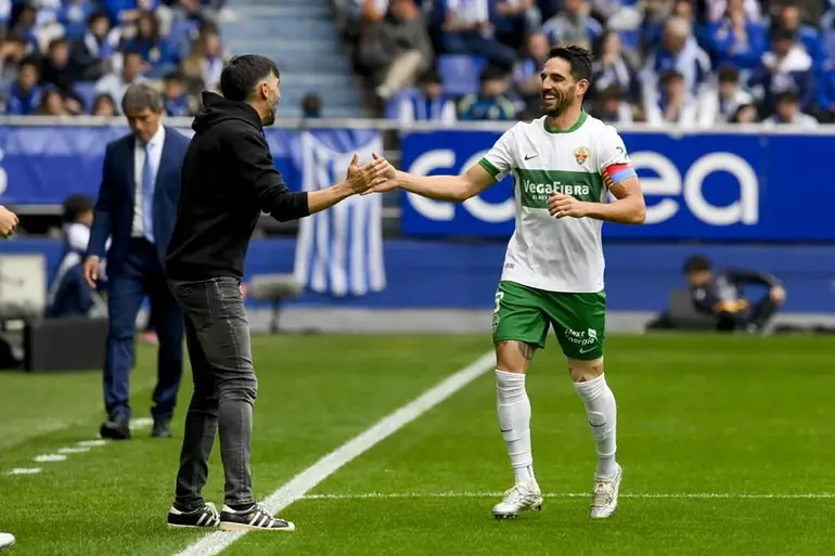 Bigas y Villar abren sus cuentas goleadoras en triunfo del Elche sobre el Oviedo - Jornada 32