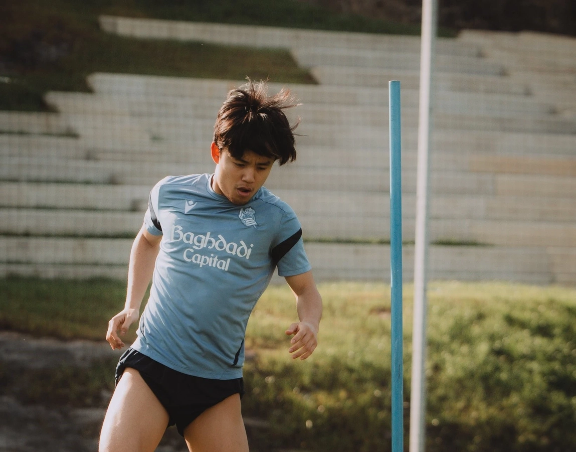 Take Kubo se deja ver en entrenamiento de la Real Sociedad