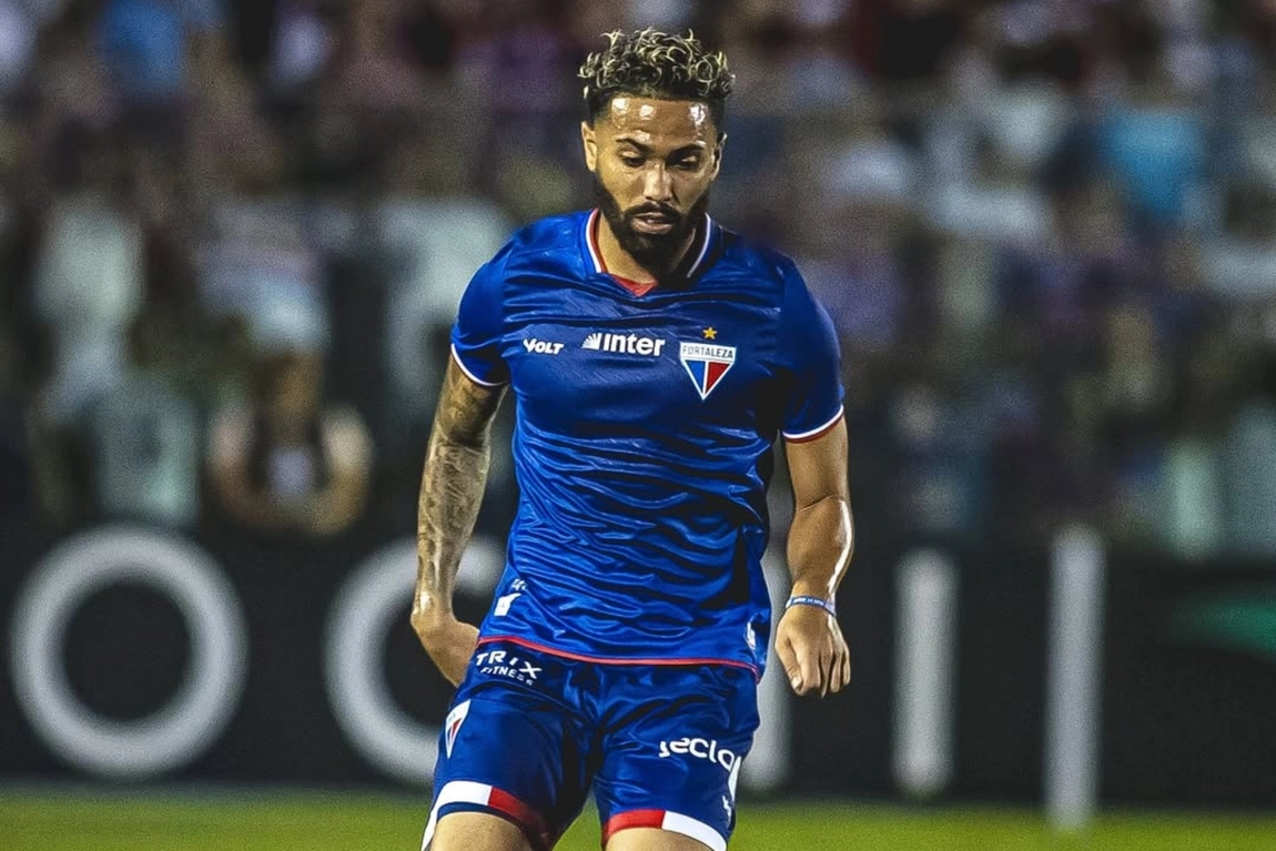 Portada de Oficial, el Alavés anuncia la llegada de Calebe