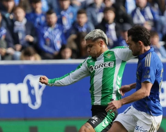 El Cucho estaría un mes de baja tras su lesión contra el Oviedo