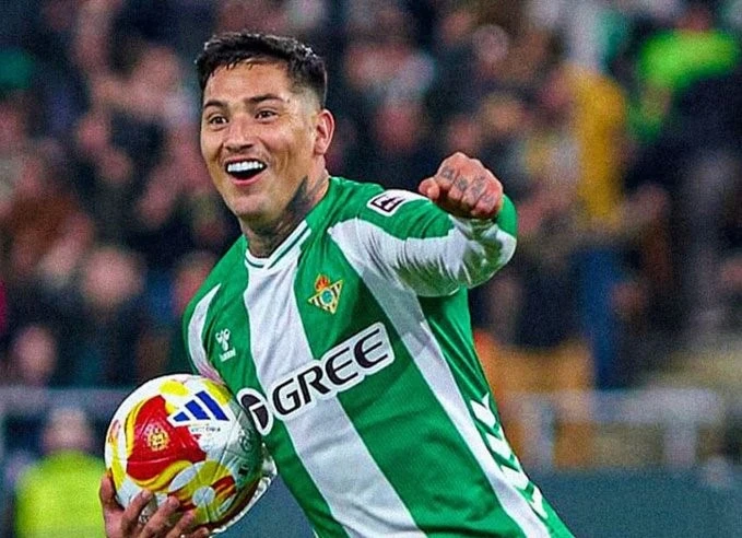 El Chimy Ávila da al Betis el pase a cuartos de final en la Copa del Rey