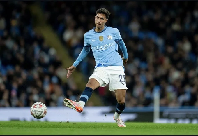 Portada de El Girona explora refuerzos desde el Manchester City