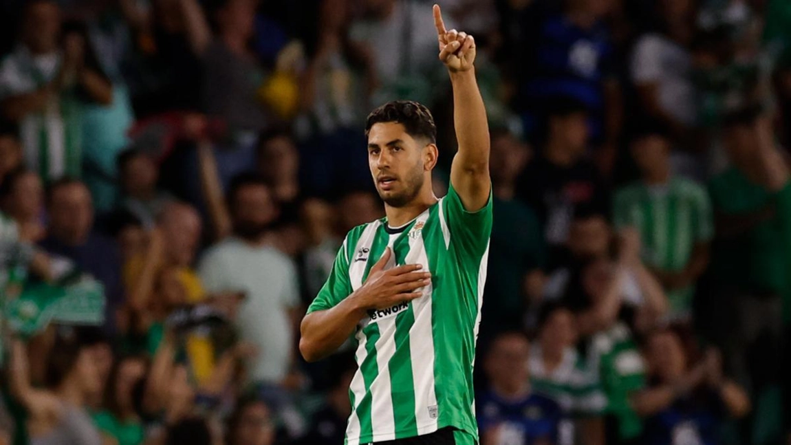 Portada de Ayoze Pérez en problemas con la renovación y el Villarreal se interesa