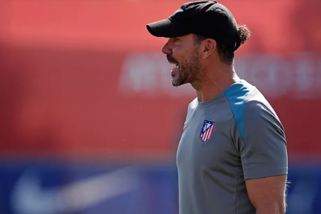 Entrenamiento del Atlético hoy con varios jugadores al margen