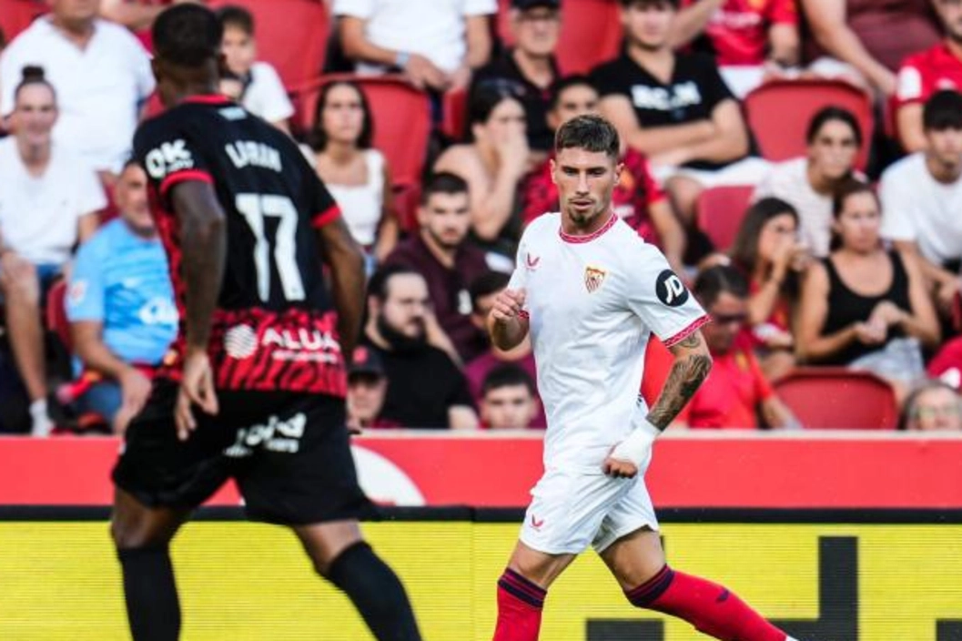 Portada de Carmona el futbolista de campo con más participación en el Sevilla
