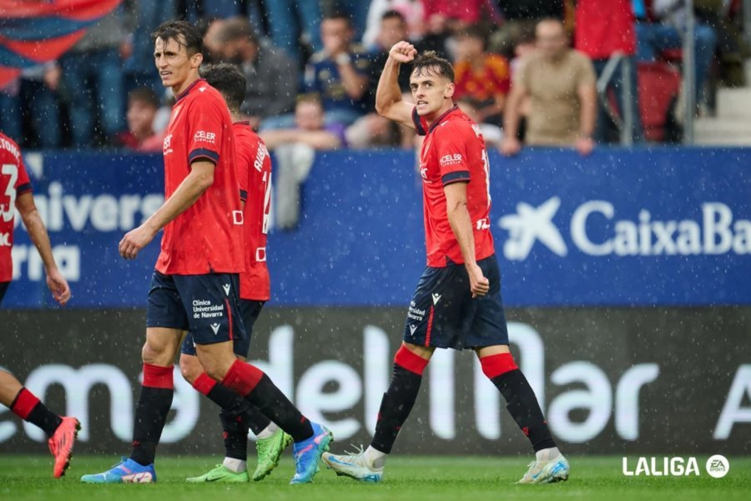 El Osasuna vence a Las Palmas y mantiene invicto local