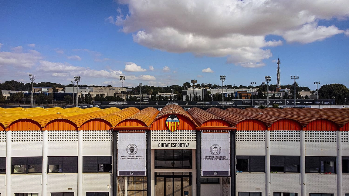 El Valencia entrena este domingo con Rafa Mir al margen