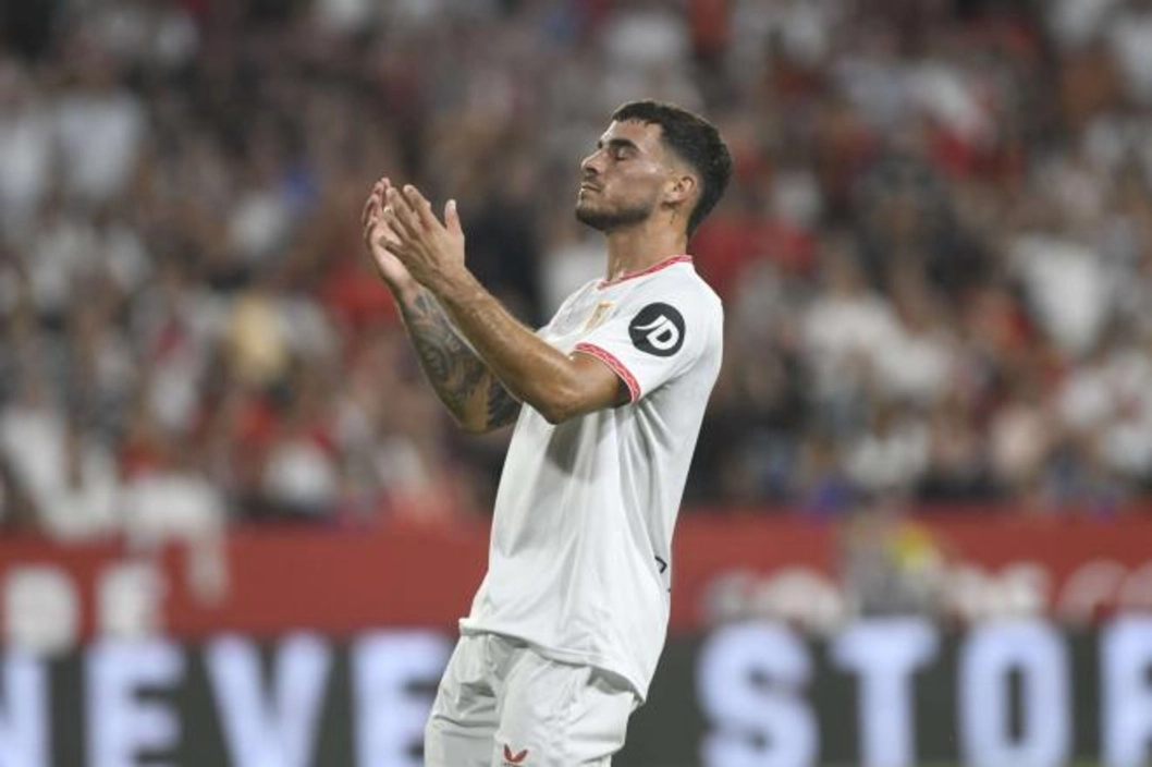 Portada de Isaac apunta al once del Sevilla en el derbi