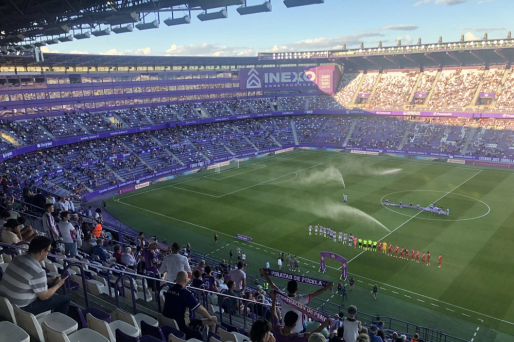 Portada de Rayo y Valladolid anuncian sus onces en Jornada 9